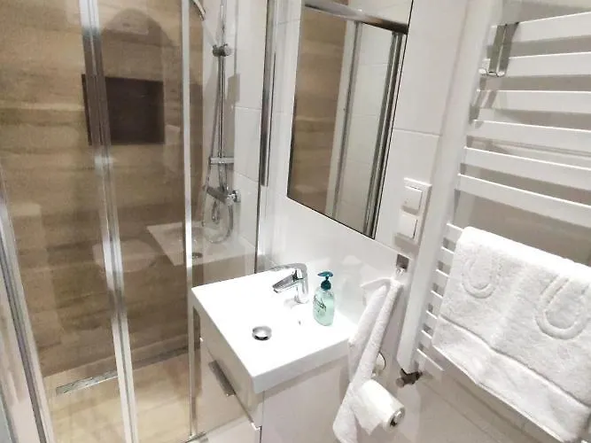 شقة Seventh House