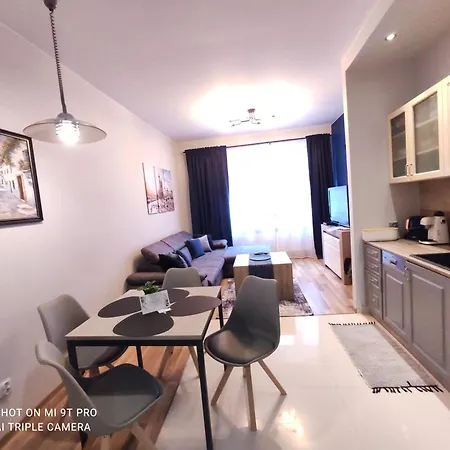 Seventh House Appartement *